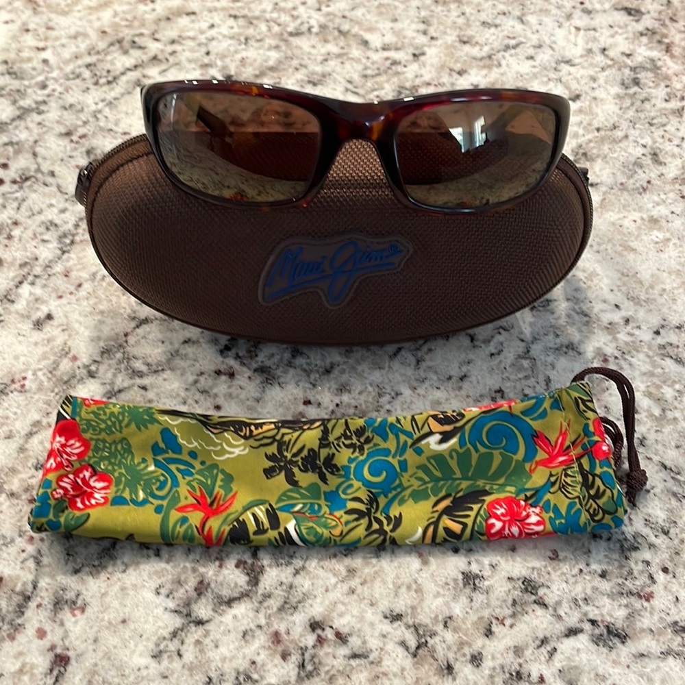 Maui Jim Stingray polarized wrap sunglasses
